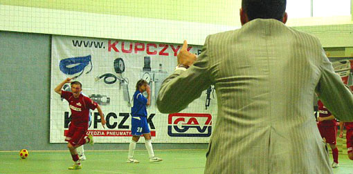 Krzysztof Filipczak po zdobyciu gola w półfinale Pucharu Polski w 2008 roku z Hurtapem