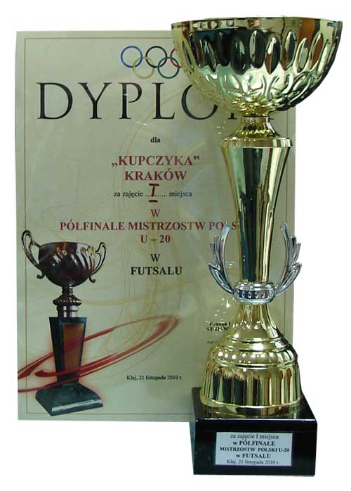 Awans do Młodzieżowych Mistrzostw Polski U-20 Puchar dla Kupczyka